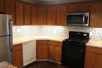 55 Crabapple Ln in Franklin Township, NJ - Building Photo - Building Photo