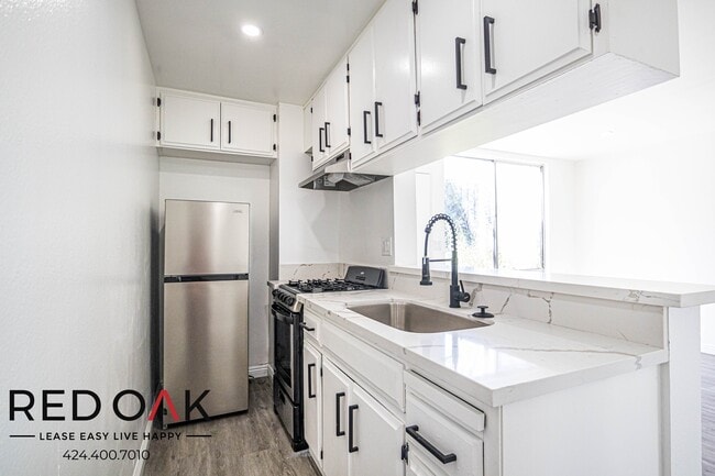 10810 Sarah St in Los Angeles, CA - Building Photo - Building Photo