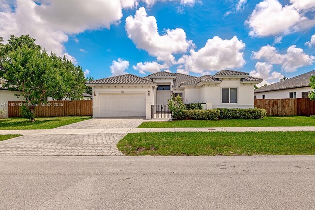 9334 SW 173rd Terrace in Palmetto Bay, FL - Building Photo - Building Photo