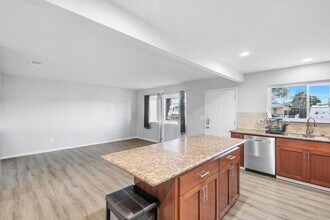 16012 Julie Ln in Lathrop, CA - Building Photo - Building Photo