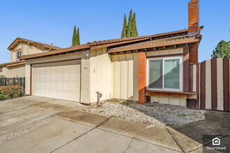 1366 Ferrel Ct in San Jose, CA - Foto de edificio - Building Photo