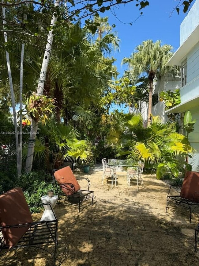 825 Jefferson Ave in Miami Beach, FL - Building Photo - Building Photo