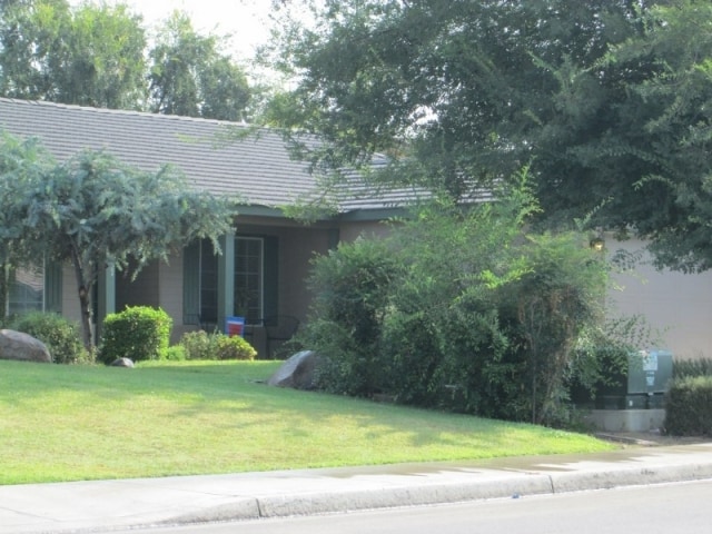 property at 9810 Manhattan Dr