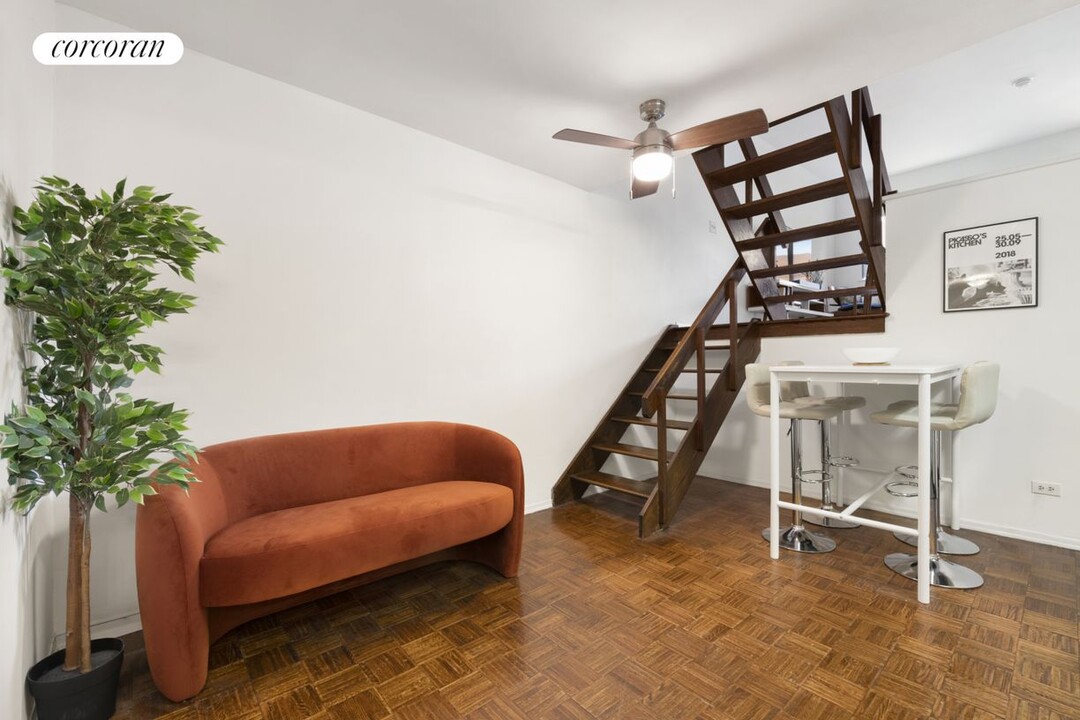 225 East 86th St in New York, NY - Building Photo
