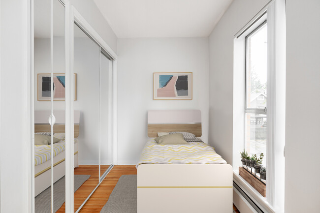Bellevue Towers in Vancouver, BC - Building Photo - Building Photo