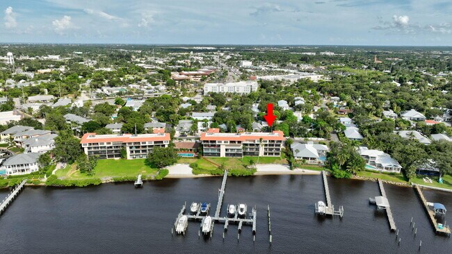 624 SW St Lucie Crescent in Stuart, FL - Building Photo - Building Photo