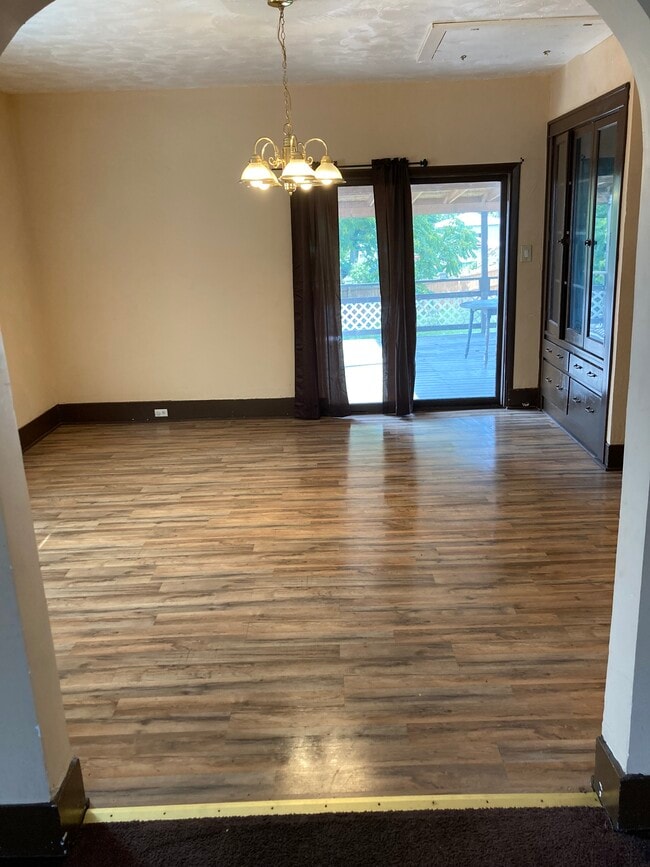 property at 89 W Walnut St
