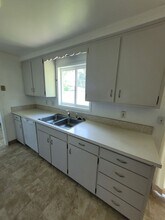 35 E C St-Unit -A in Halsey, OR - Building Photo - Building Photo