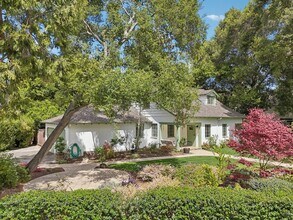 1040 Creek Dr in Menlo Park, CA - Building Photo - Building Photo