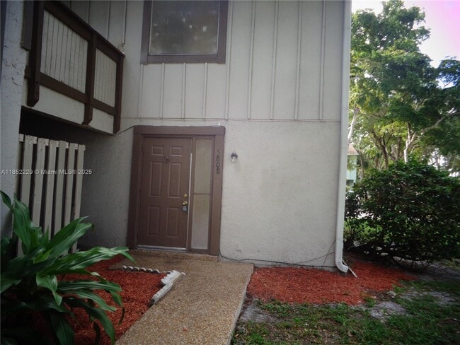 5808 NW 21st St in Lauderhill, FL - Building Photo - Building Photo