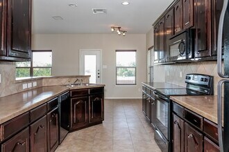 1082 Carpenter Ct in Lavon, TX - Building Photo - Building Photo