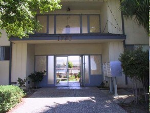 Blossom Hill Garden Apartments in San Jose, CA - Foto de edificio - Building Photo