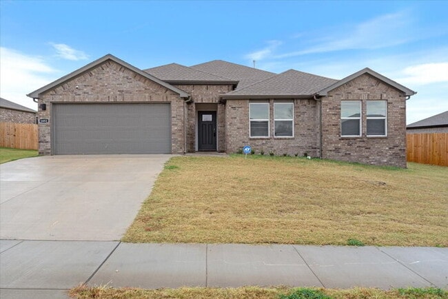 1051 EMERALD St in Prairie Grove, AR - Building Photo - Building Photo