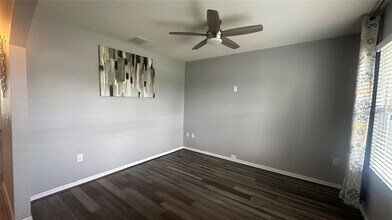 9766 Troncais Cir in Thonotosassa, FL - Foto de edificio - Building Photo