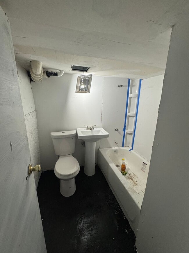 1001 Hoch in Moundridge, KS - Building Photo - Building Photo