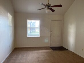 204 W Avenue F in Copperas Cove, TX - Foto de edificio - Building Photo