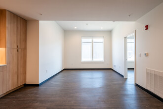 Noles Court in Buffalo, NY - Foto de edificio - Interior Photo