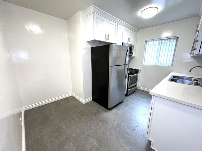 3635 Westwood Blvd in Los Angeles, CA - Foto de edificio - Building Photo