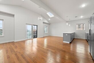 41 E 16th St in Bayonne, NJ - Building Photo - Building Photo