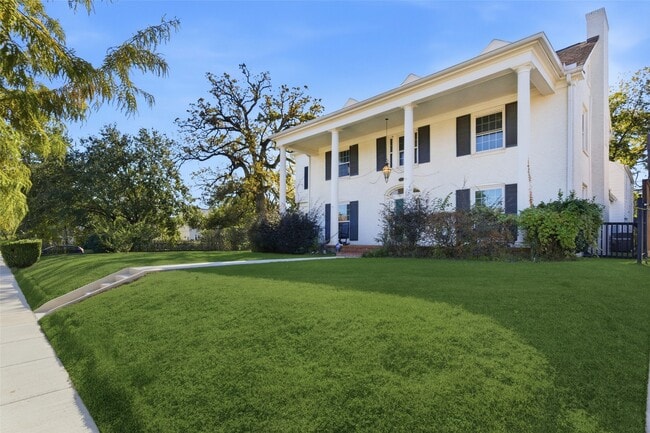 6666 Fairfield St in Houston, TX - Building Photo - Building Photo