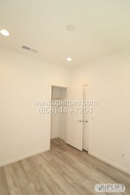 2540 S Escondido Blvd in Escondido, CA - Building Photo - Building Photo