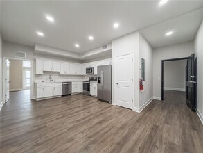 13 NE 1st Ave-Unit -2 in Ocala, FL - Building Photo - Building Photo