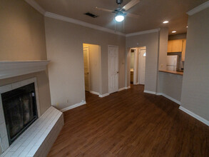 2210 Pearl St, Unit 201 in Austin, TX - Building Photo - Building Photo