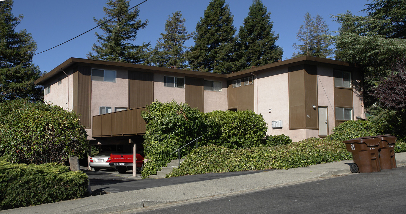 443 Corte Arango in El Sobrante, CA - Foto de edificio