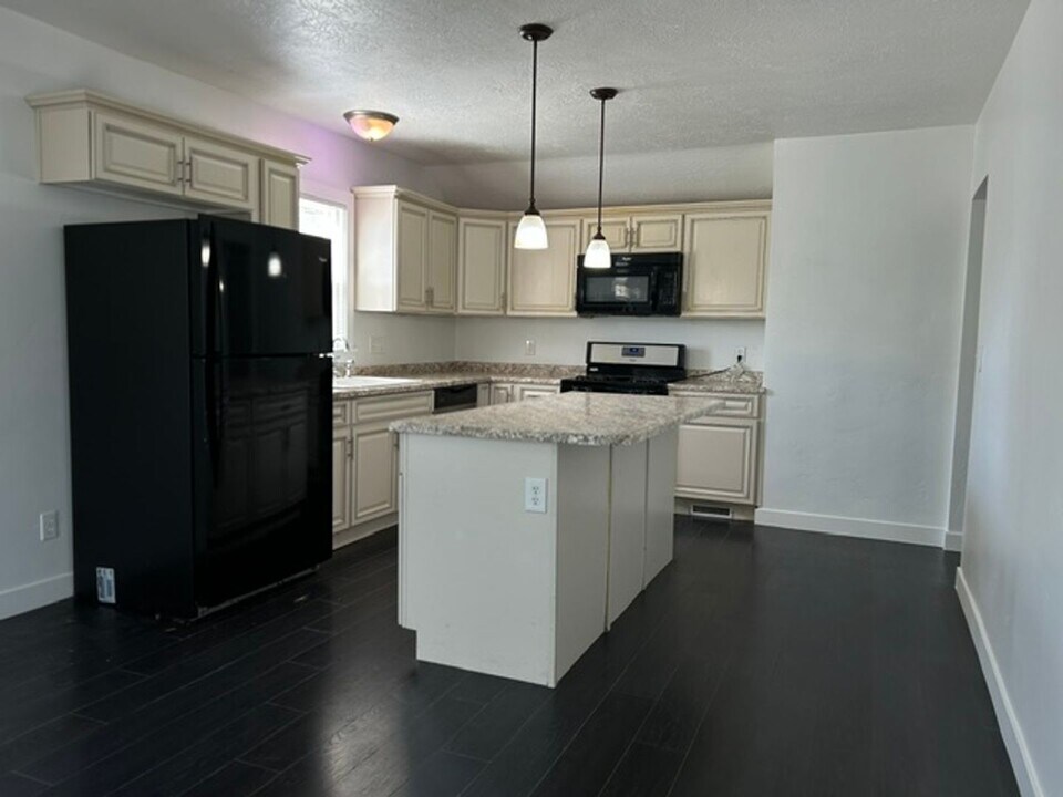 53 N Chicago St in Salt Lake City, UT - Building Photo