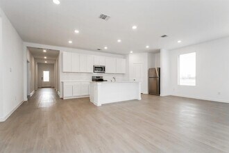 1908 Ponderosa Pne Ln in Oklahoma City, OK - Building Photo - Building Photo