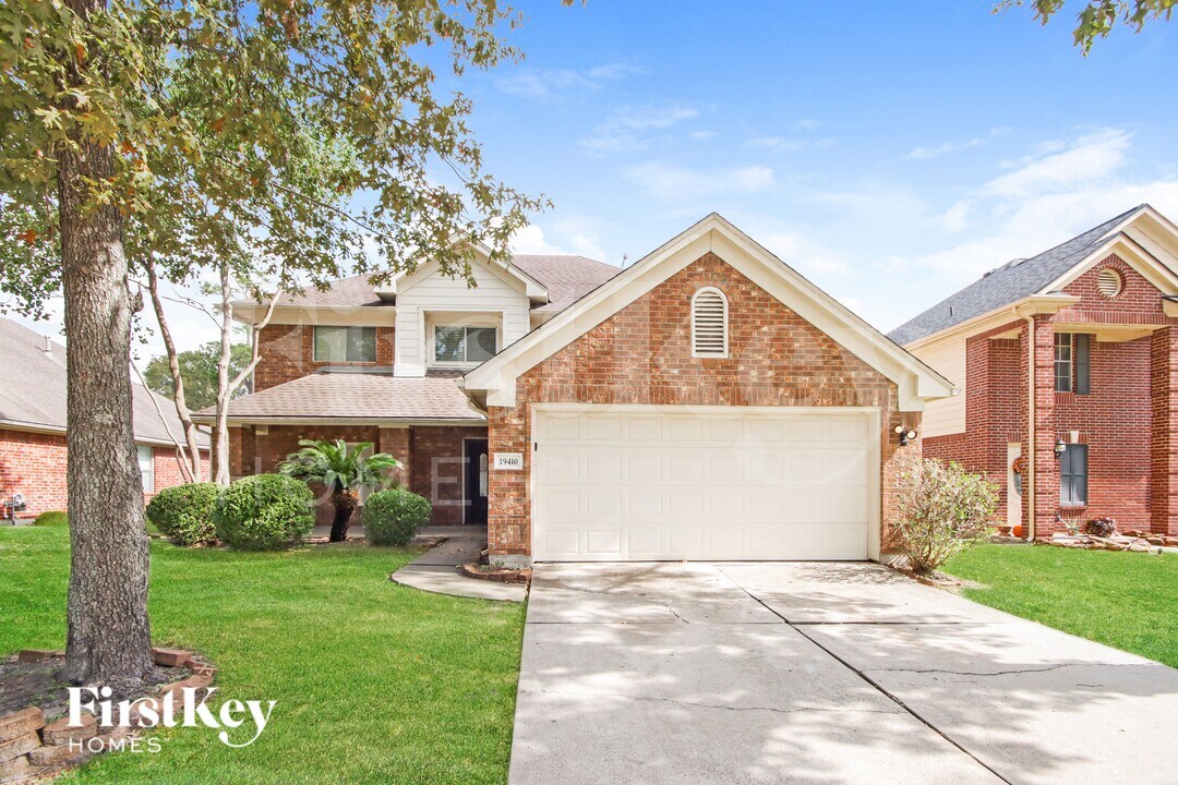 19410 Pine Cluster Ln in Humble, TX - Foto de edificio