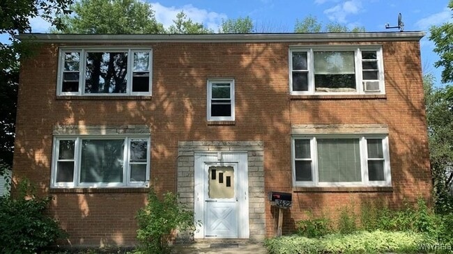 property at 3422 Raymond Dr