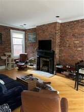 127 S 16th St, Unit 2 in Pittsburgh, PA - Foto de edificio - Building Photo