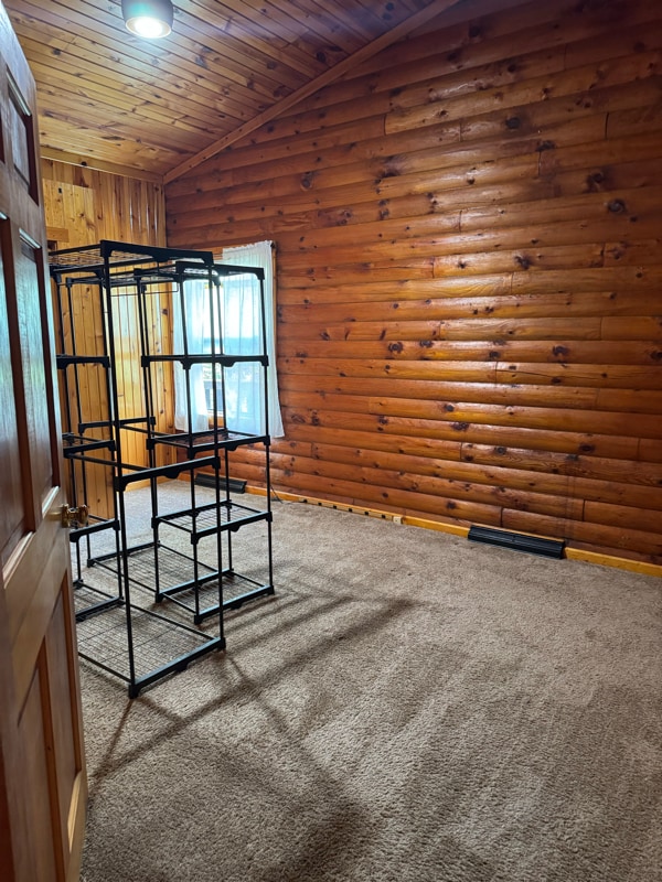 410 Main St, Unit 100 in Wild Rose, WI - Foto de edificio - Building Photo