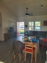 1492 Elliott Rd in Paradise, CA - Building Photo - Building Photo