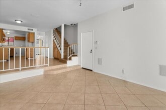 22865 Del Valle St in Los Angeles, CA - Building Photo - Building Photo