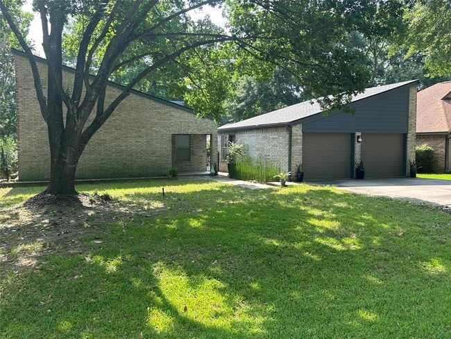 property at 28831 S Diamondhead