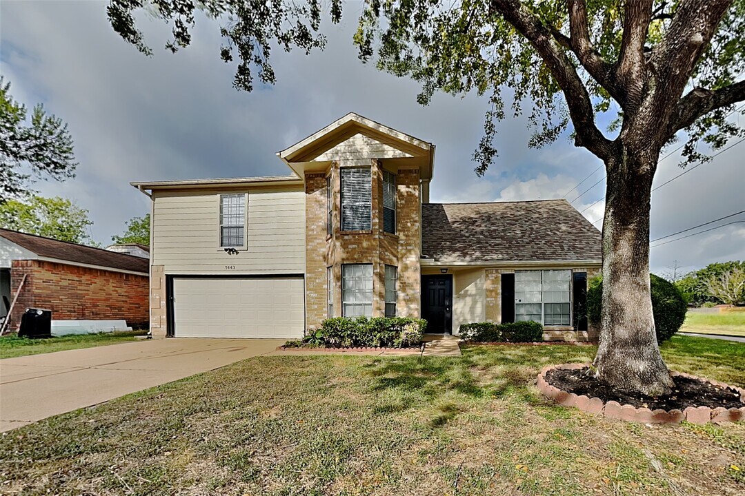 7443 Kite Hill Dr in Houston, TX - Building Photo