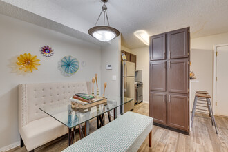 Drexel Flats in Oklahoma City, OK - Building Photo - Interior Photo