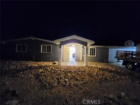 38513 32nd St E in Palmdale, CA - Building Photo