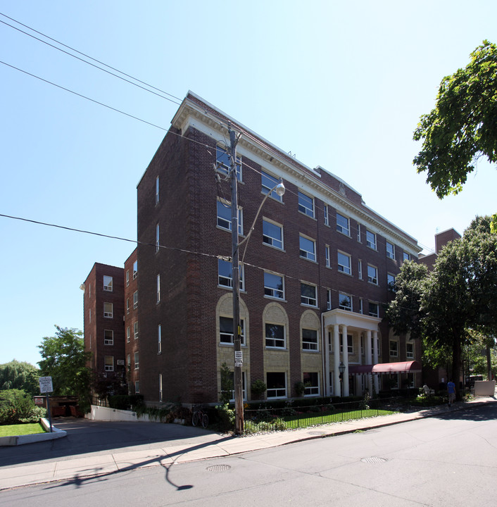 Toronto Suites in Toronto, ON - Building Photo