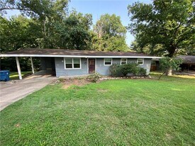 9 Finger Dr in Bella Vista, AR - Building Photo