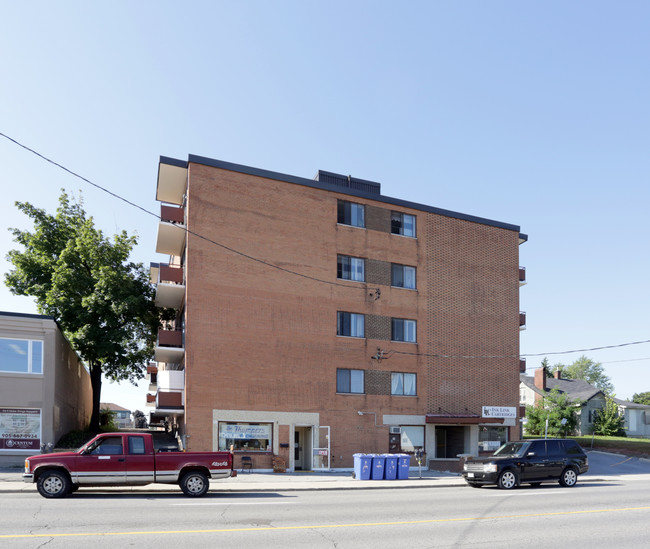 656 Fennell Ave E in Hamilton, ON - Building Photo - Primary Photo