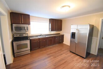 337 Fox St SW in Concord, NC - Building Photo - Building Photo