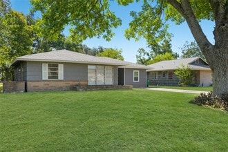 5870 Reed Rd in Houston, TX - Building Photo - Building Photo