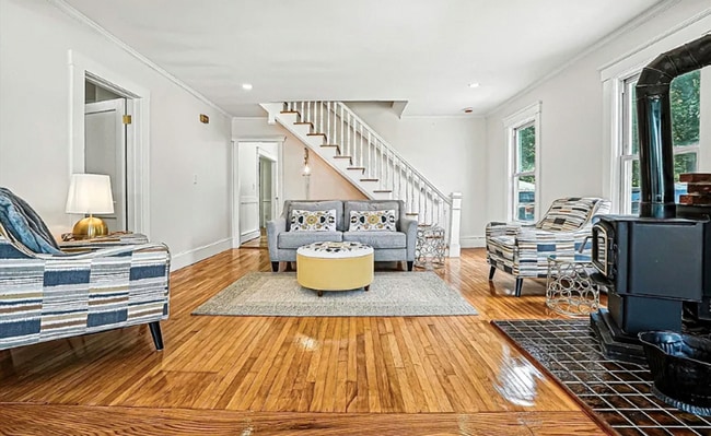 84 E Main St