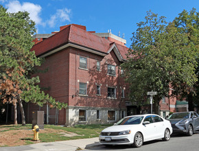 Maitland Arms Apartments in Toronto, ON - Building Photo - Building Photo