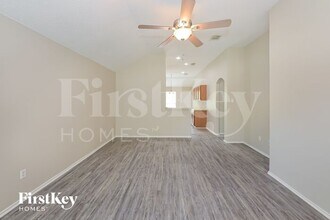 17111 Cutter Way in Crosby, TX - Building Photo - Building Photo