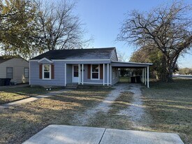 7665 Dahlen St in Fort Worth, TX - Building Photo