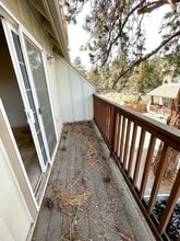 1743 NE Lotus Dr in Bend, OR - Building Photo - Building Photo